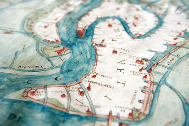 Venedig blickt auf eine reiche Geschichte zurück. Für Lehr- und Forschungszwecke wird nun auch der Quellenreichtum digital ausgeschöpft. Analoge Karten sind damit bald passé.