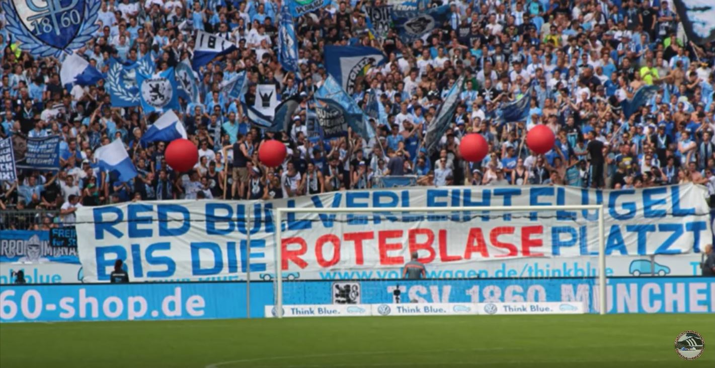 Die Fankurve von 1860 München protestiert gegen RB Leipzig